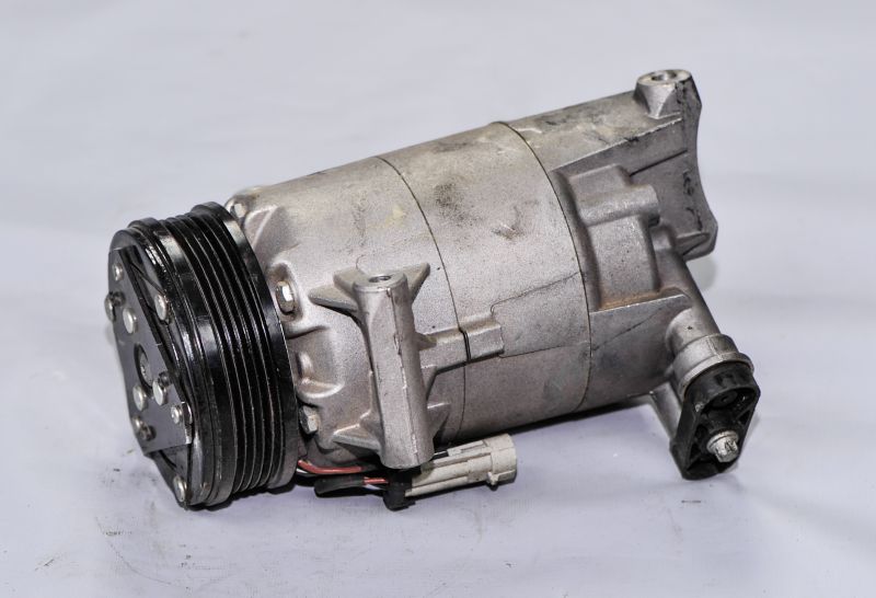 GT (ROADSTER) ÇIKMA YEDEK PARÇA ASTRA H KLİMA KOMPRESÖRÜ